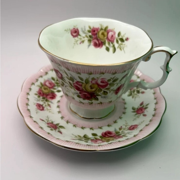 Royal Albert England Valeta Bone China Teacup & Saucer – Pink Floral - Picture 1 of 8